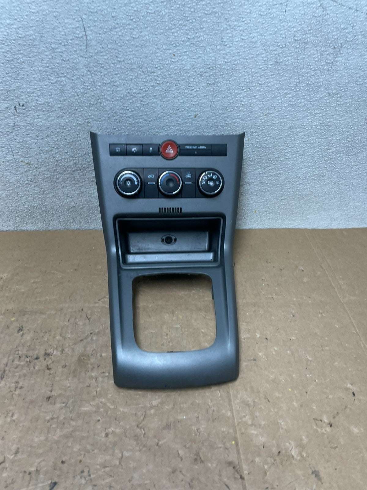 2008 2010 Saturn Vue Center Climate Control Shifter Bezel Trim v5076 DG0