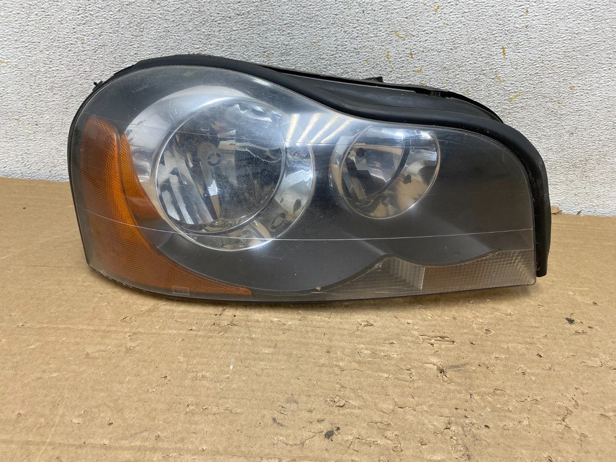 2003 to 2013 Volvo XC90 Right Passenger Rh Side Headlight Halogen AH9002 DW0