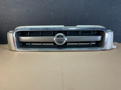 2002 2003 2004 Nissan Pathfinder Front Upper Grill Grille AD8312 DG0