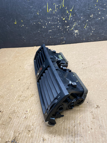 2007 to 2013 BMW X5 X6 Center Console Dash Air Vent OEM Z4364 DG2