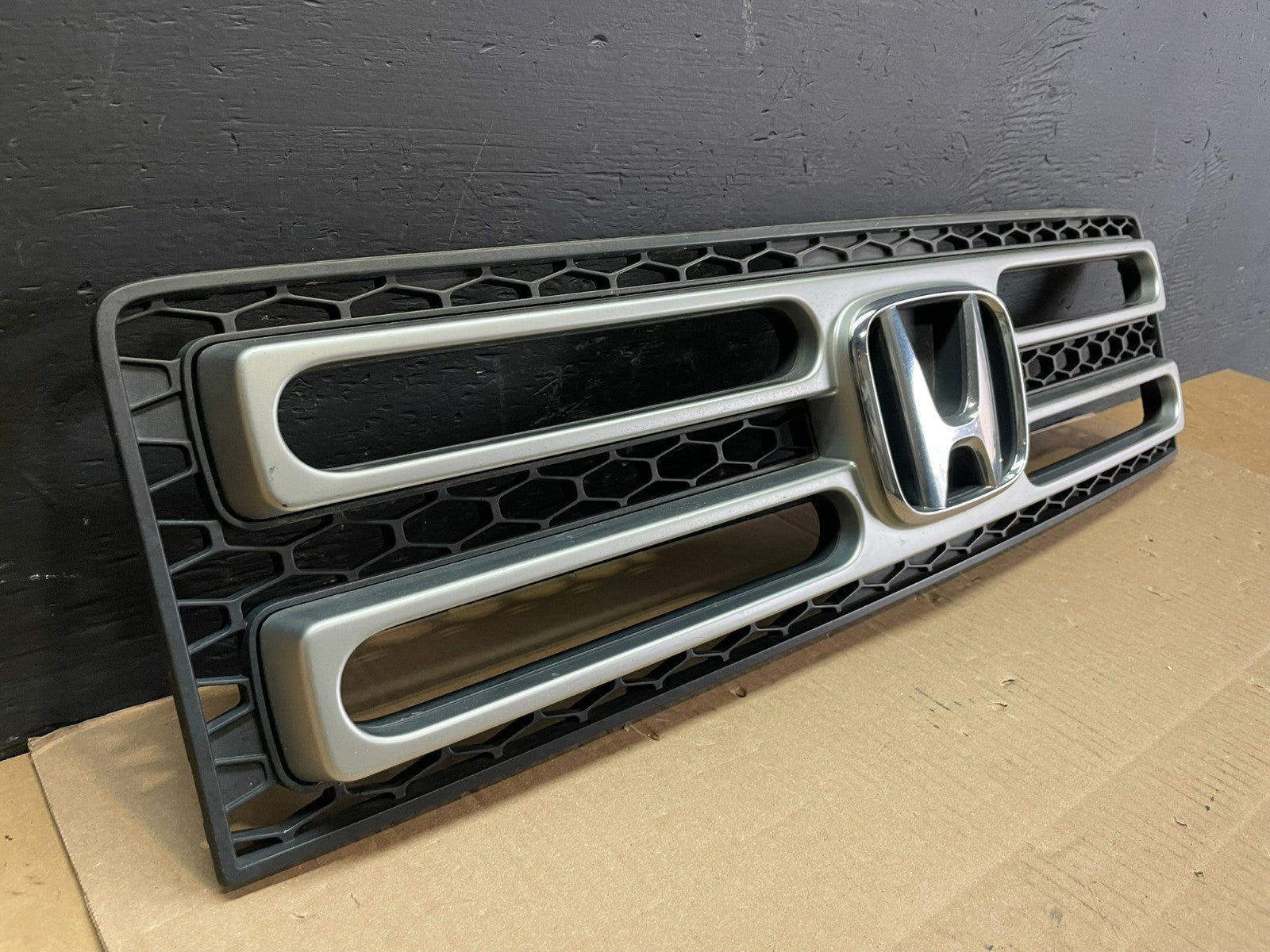 2006 to 2008 Honda Ridgeline Front Upper Grille Grill AB7645 DG1