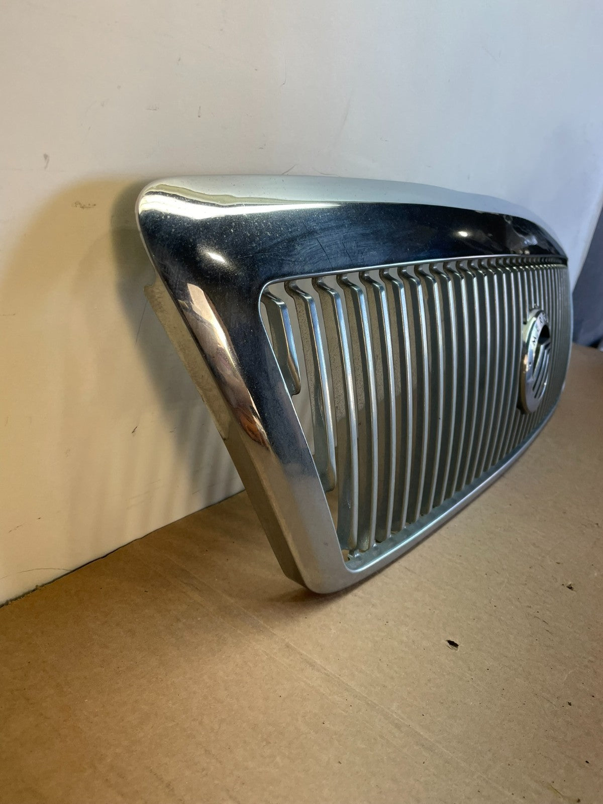 2003 - 2005 Mercury Grand Marquis Front Upper Grill Grille Aftermarket AH0330 DG2