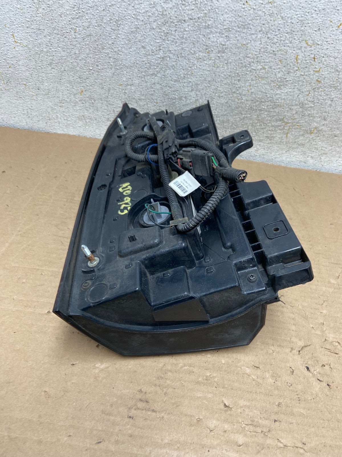 2015-2020 Chevrolet Tahoe Suburban Right Passenger Rh Tail Light AI0923 DG6
