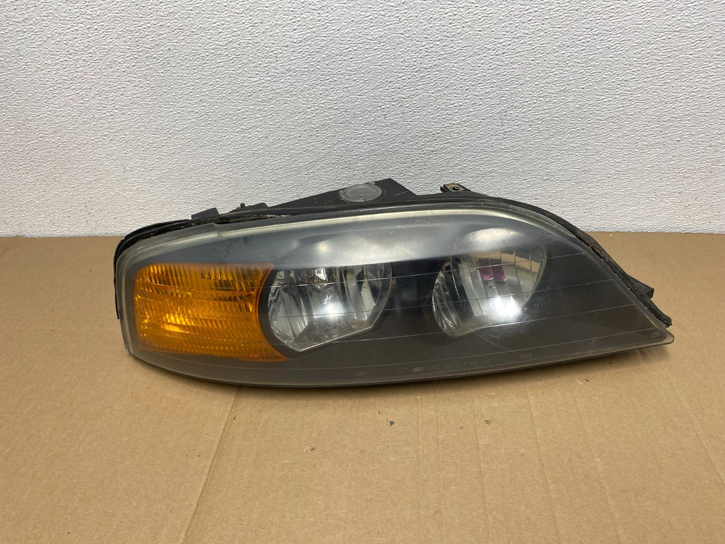2000 to 2002 Lincoln Ls Right Passenger RH Side Headlight Halogen Oem AB8029 DW0