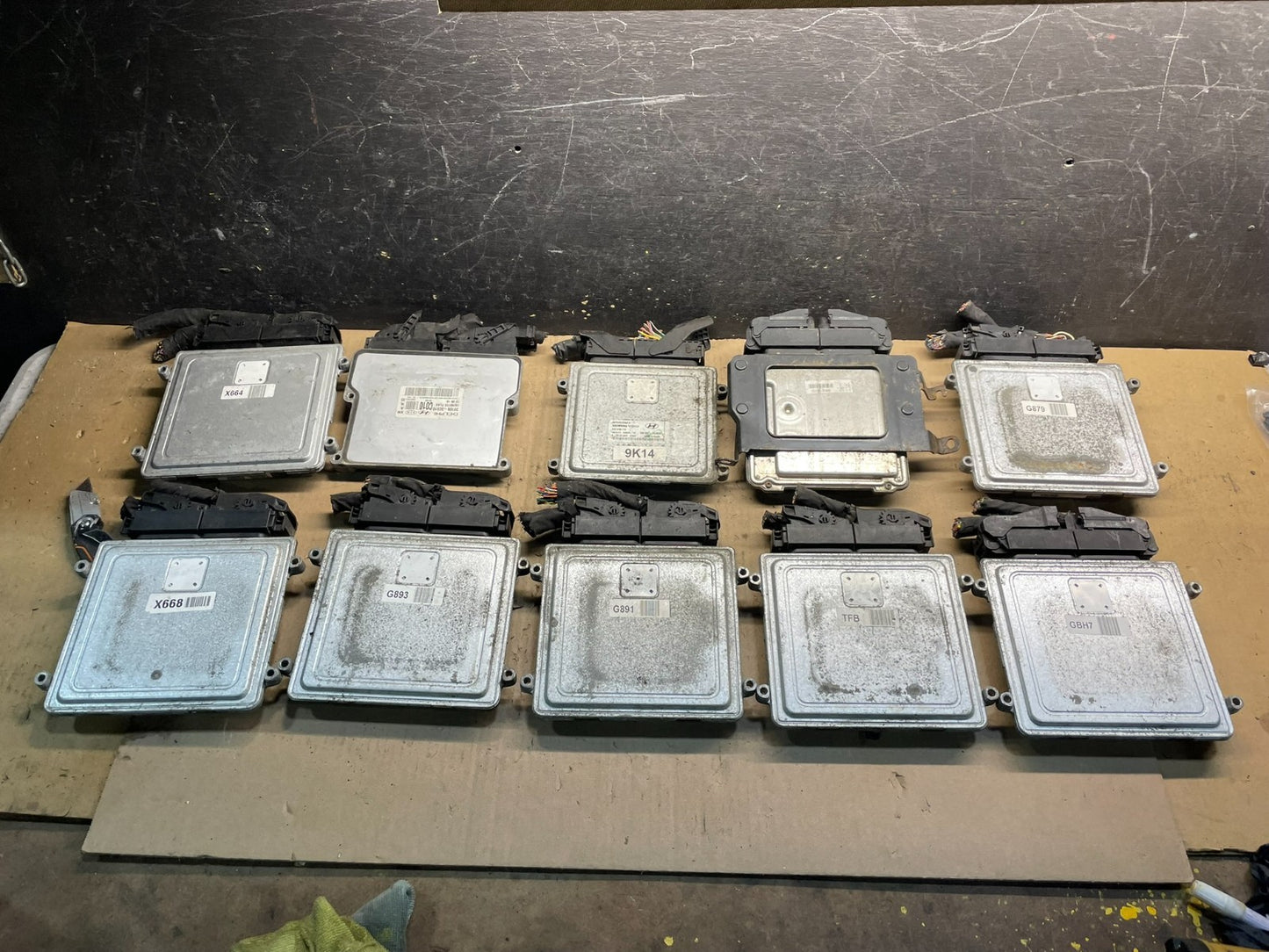 Mix of 10 Kia Hyundai ECM Engine Computer Module X0808 PS1