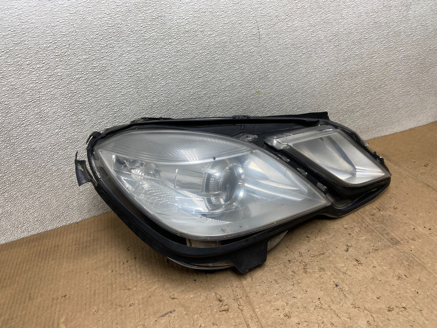 2010-2013 Mercedes E Class E350 E550 Left Driver LH Halogen Headlight AD2456 DW2
