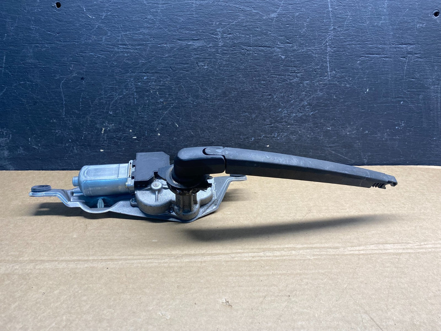 2004 to 2009 Lexus Rx350 RX330 Rear Liftgate Window Wiper Motor AF6882 DG3