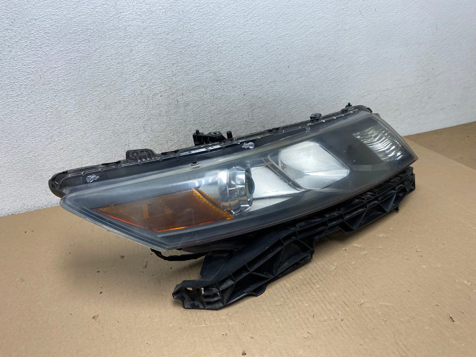 2010 - 2012 Honda Accord Crosstour Right Passenger RH Side Headlight AF3106 LK2
