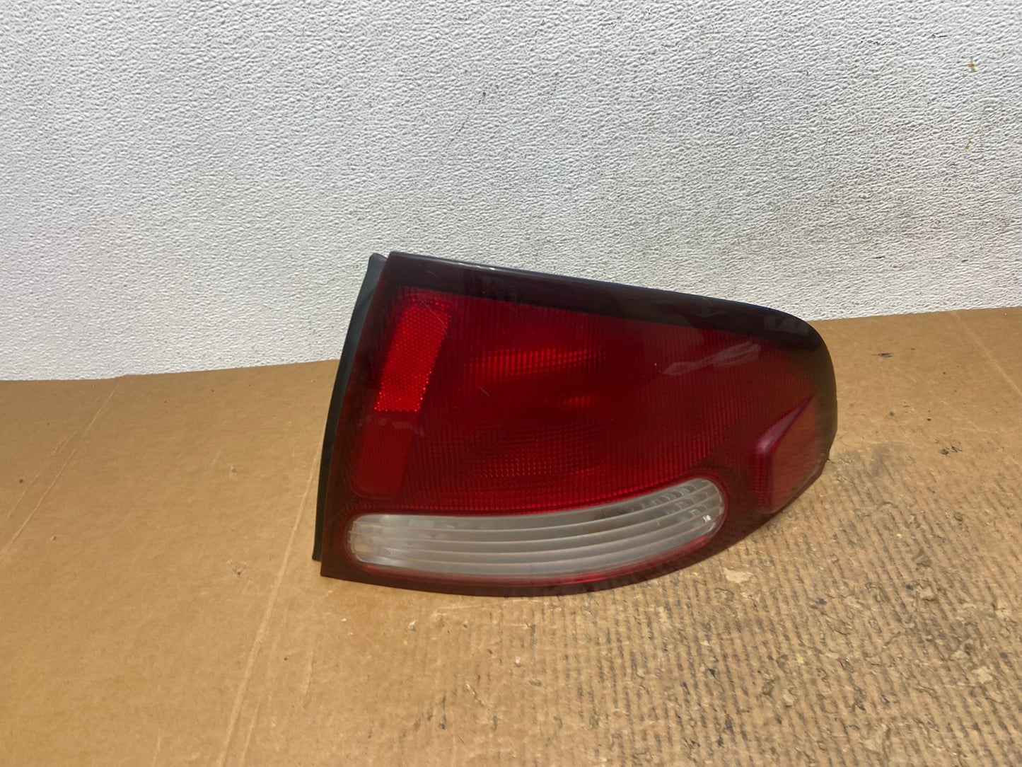 2000 2001 2002 2003 Nissan Sentra Right Passenger Side Tail Light AE2607 LK0