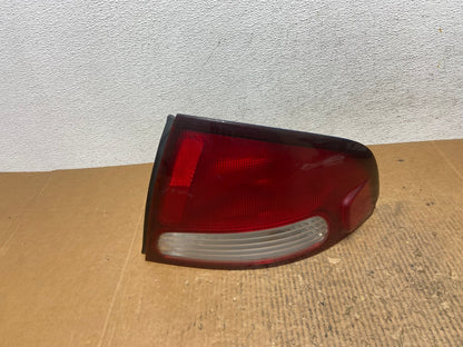 2000 2001 2002 2003 Nissan Sentra Right Passenger Side Tail Light AE2607 LK0
