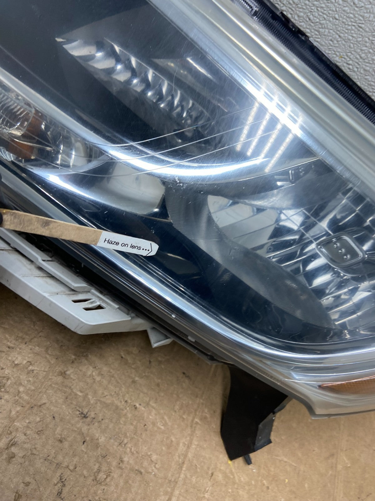 2013 to 2016 Nissan Pathfinder Left Driver LH Side Headlight Halogen OEM AA41115