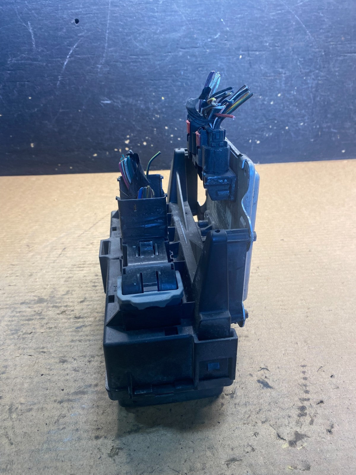 2004 2005 Dodge Durango Fusebox Fuse Box Relay Body BCM Module aa0783 DG3