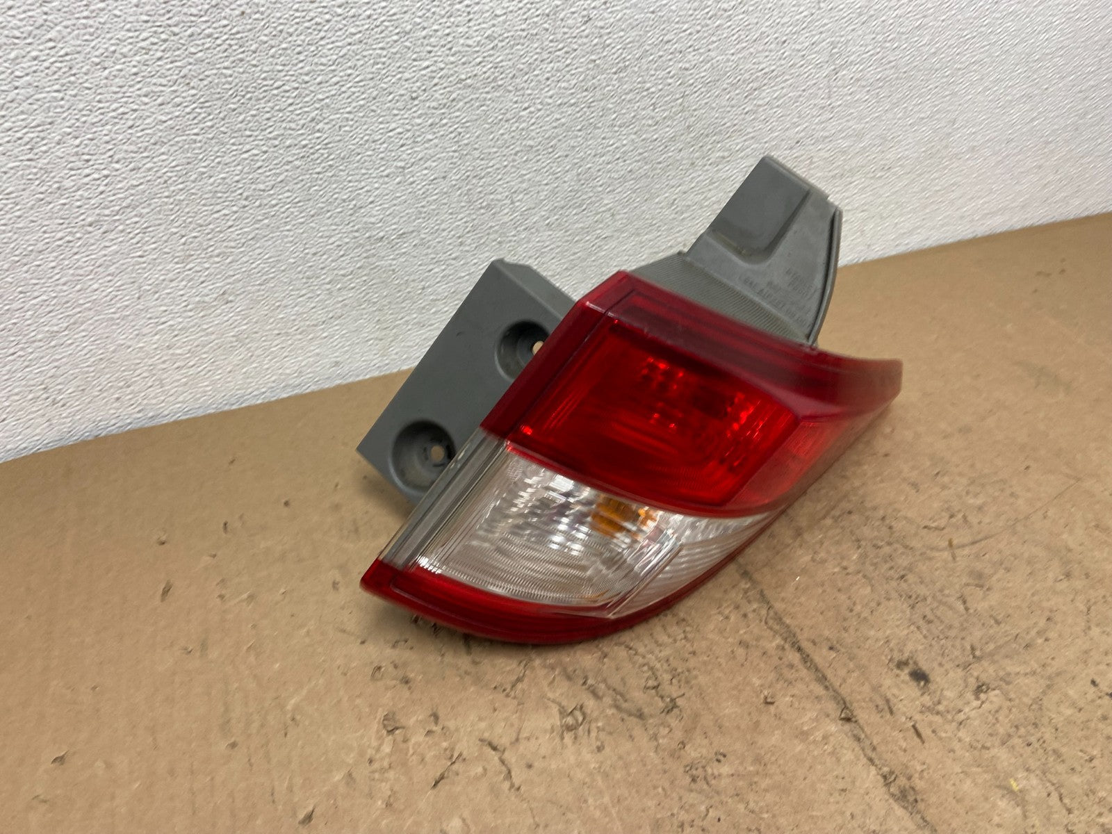 2011 to 2017 Nissan Quest Right Passenger RH Side Tail Light AC7362 DW2