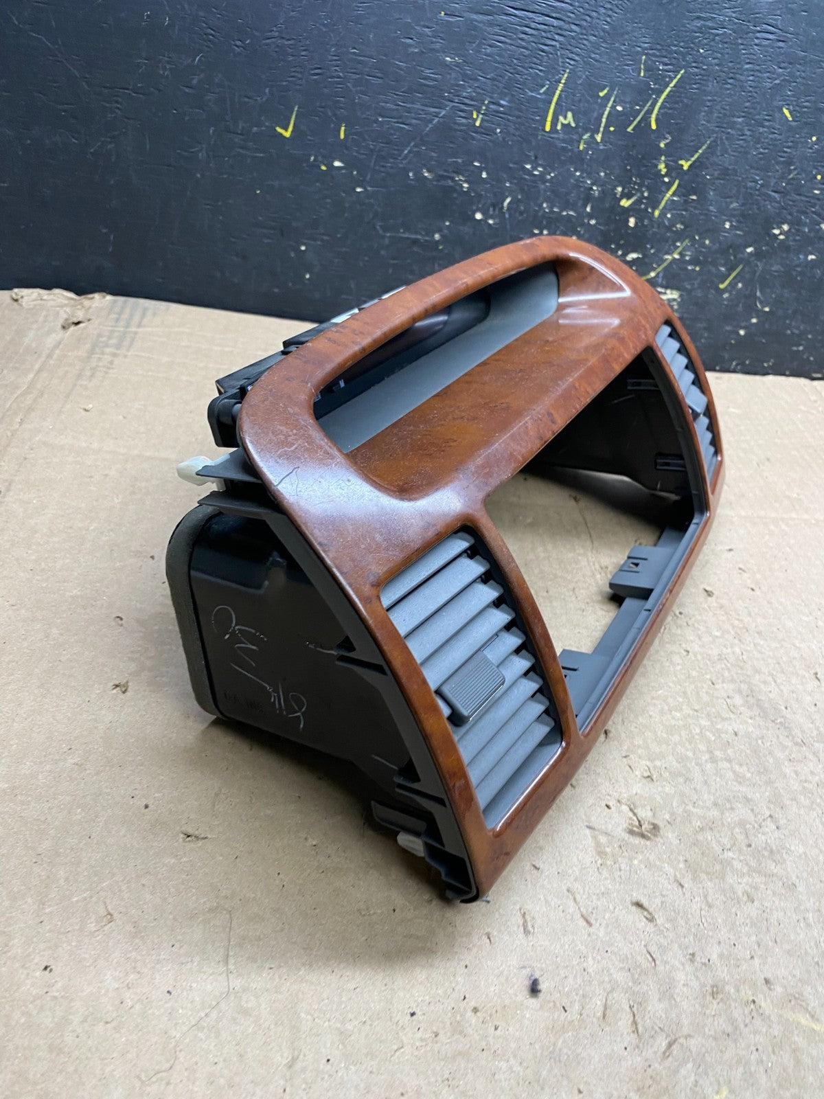 2002 2005 Toyota Camry Radio Center Console  Air Vent Bezel Trim OEM z0153 DG1