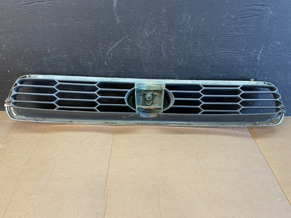 2000 to 2002 Subaru Outback Legacy Center Grille 91121AE010 AC20624