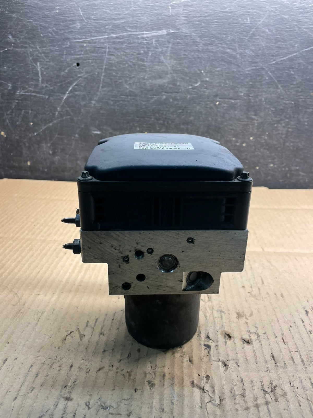 2007 to 2013 BMW X5 E70 ABS Anti-Lock Brake Pump Module OEM x8785 DG0