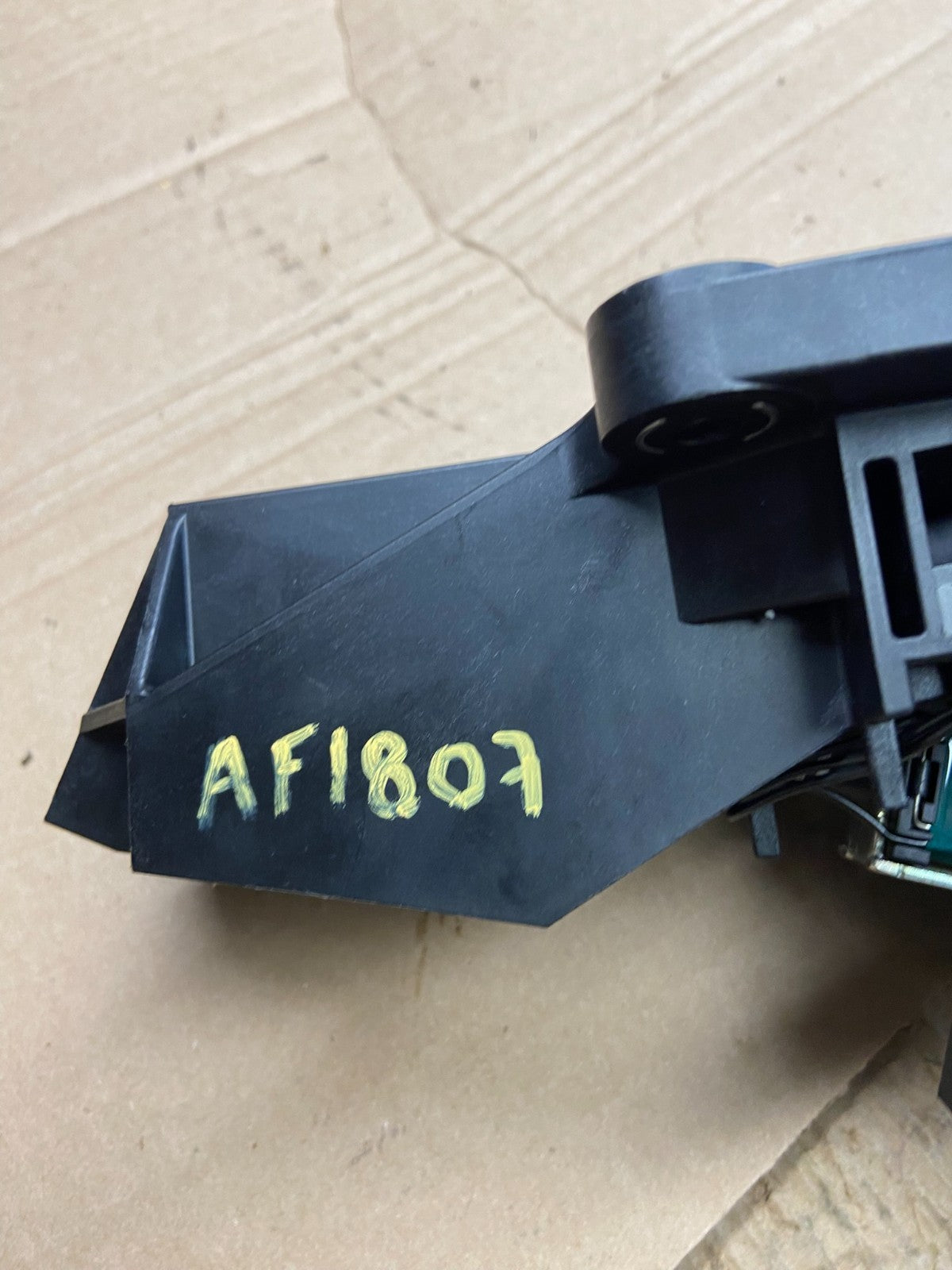 2011 to 2014 Ford Explorer Auto Transmission Floor Gear Shifter AF18076