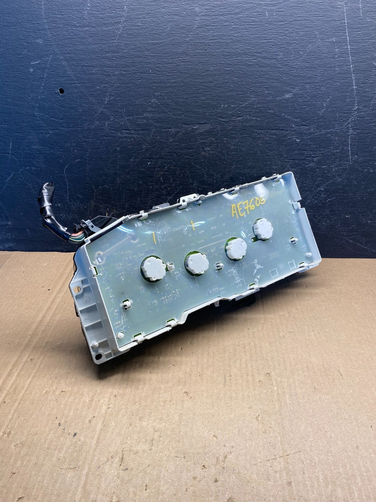 2009 to 2010 Mercury Marquis Speedometer Cluster Gauge ae7605 DG3