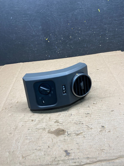 2005 - 2009 Land Rover LR3 Headlight Fog Light Switch Control Air Vent q2609 DG0