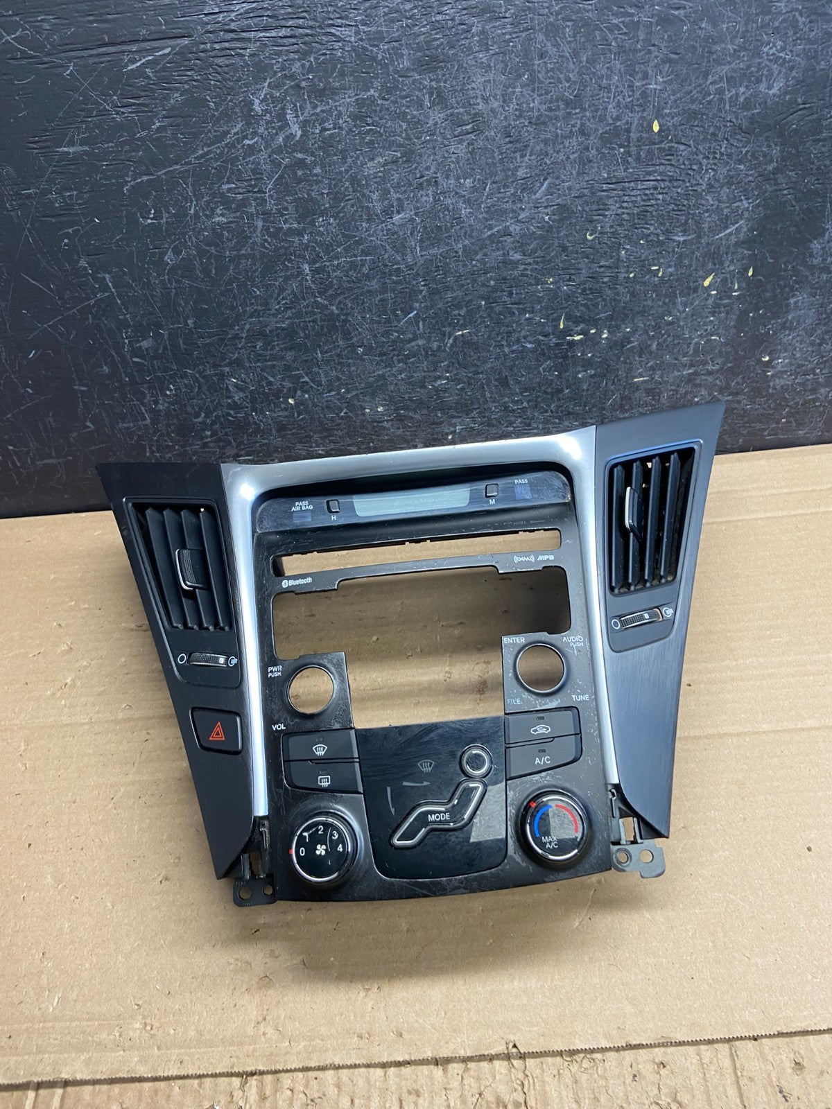 2011 - 2014 Hyundai Sonata Center Radio Climate Control Air Vent Bezel AG0223 DG0