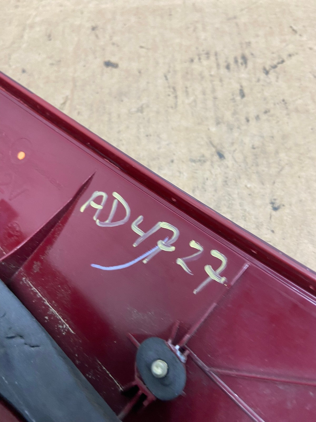 2004 - 2005 Toyota Sienna Left Driver LH Side Inner Tail Light AD4727 LK5
