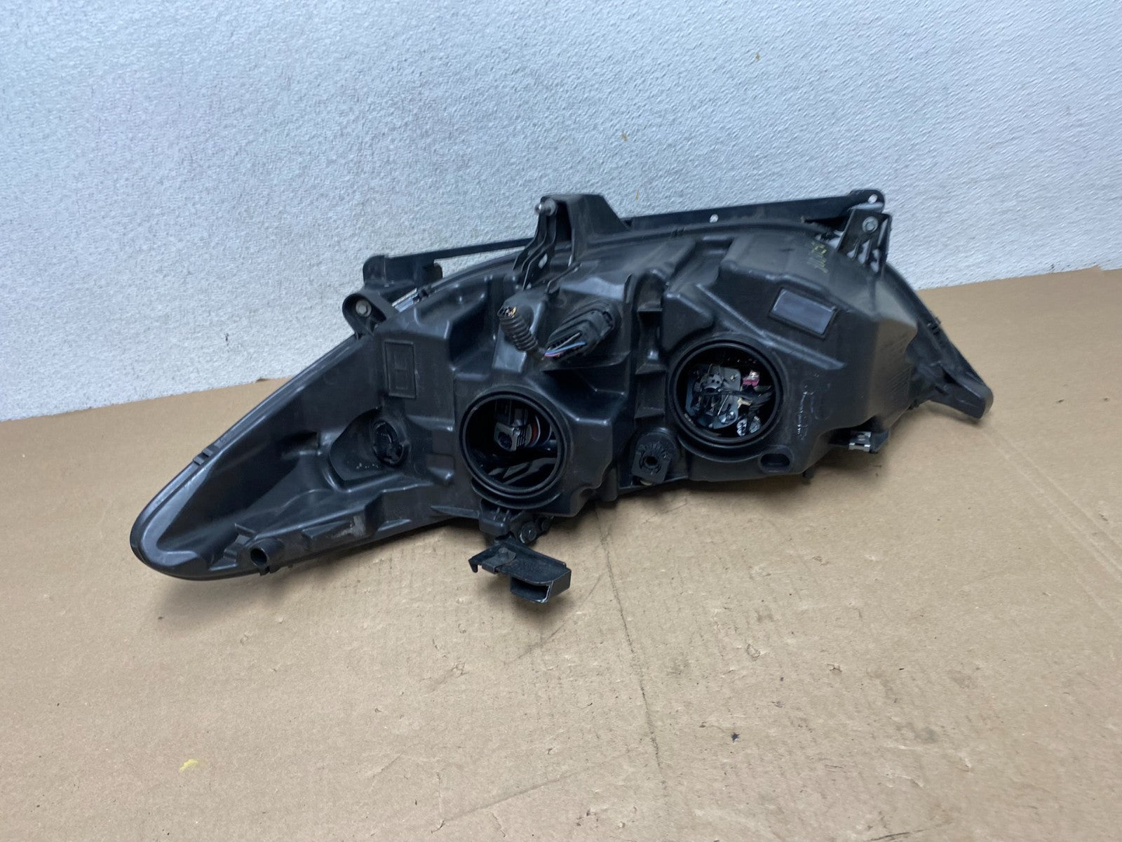 2013 to 2016 Ford Fusion Right Passenger Rh Side Headlight AG4646 DW5
