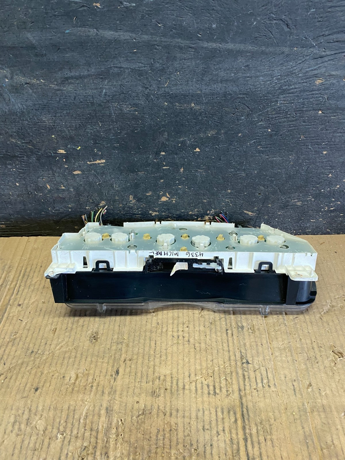 2006 Ford E350 Gauge Speedometer Cluster OEM s8724 DG5