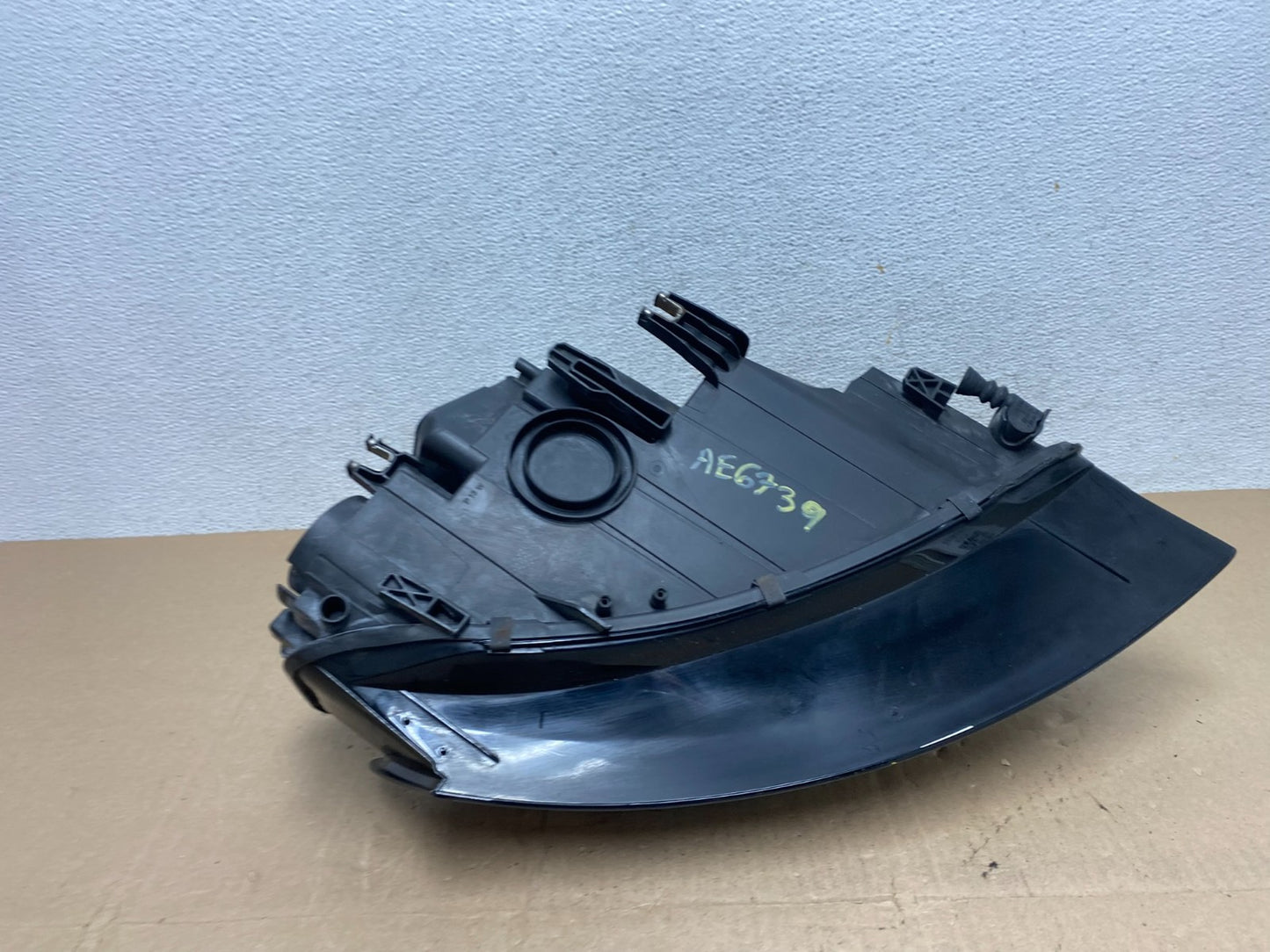 Halogen 2009 to 2012 Audi A4 Left Driver LH Side Headlight AE6739 DW8