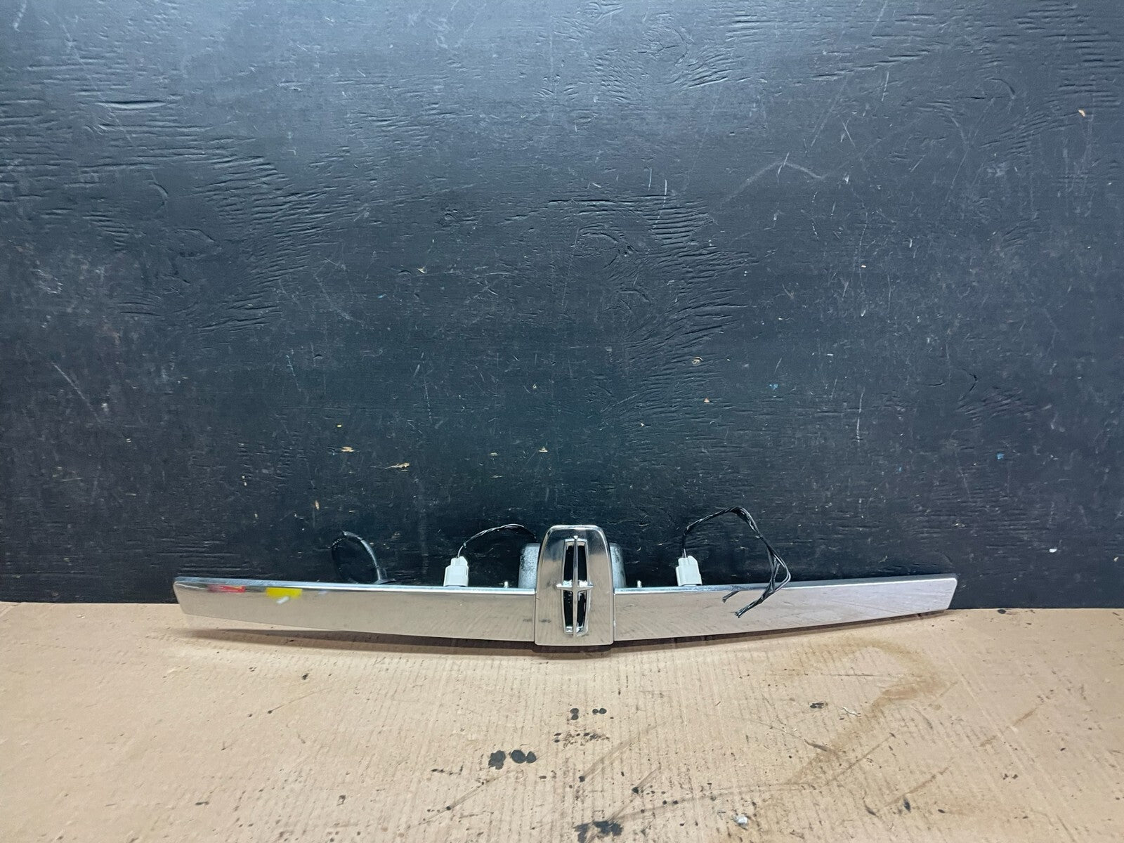 2009 to 2012 Lincoln MKS Trunk Moulding Lid Chrome Trim J3671 DG OEM0