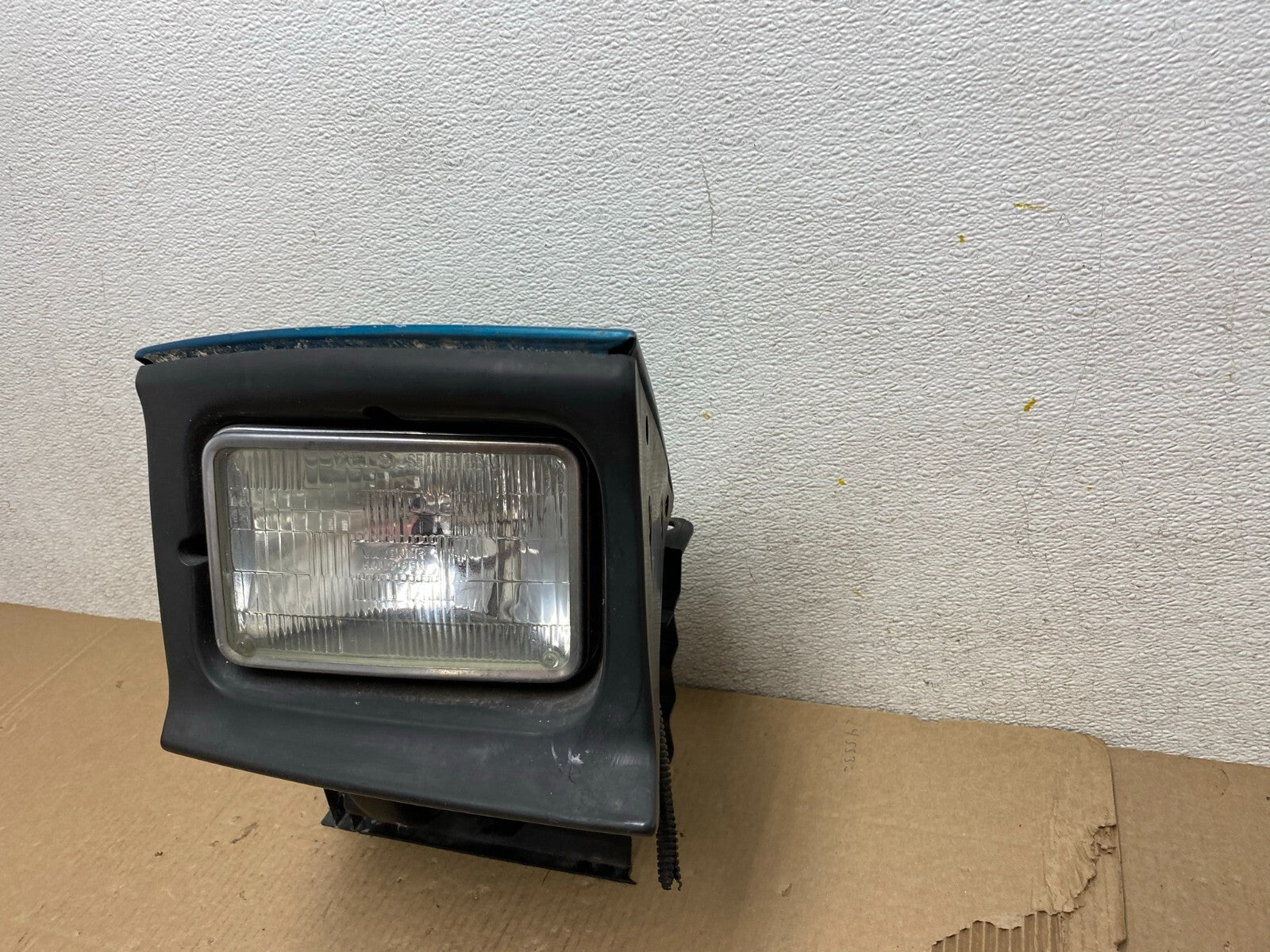 1991 to 1996 Mercury Caprice Right Passenger RH Side Headlight OEM L4713 DG1