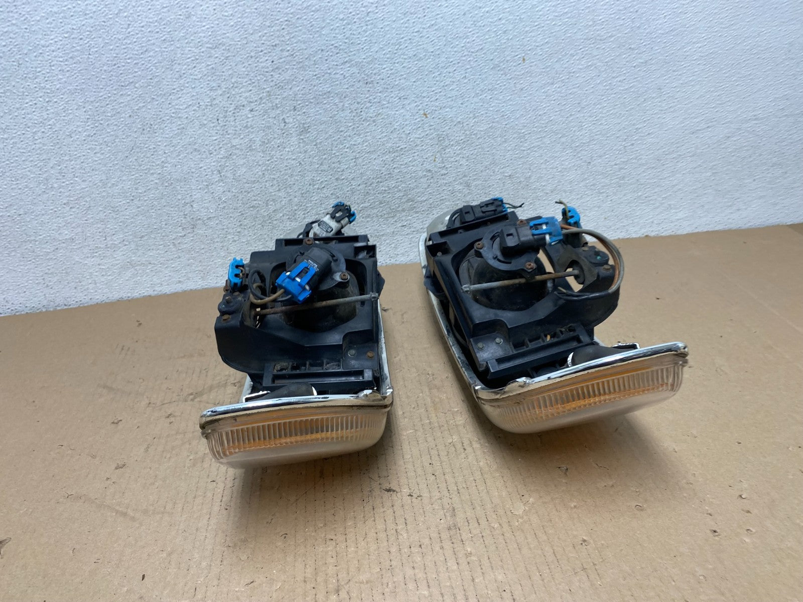 2001 - 2006 GMC Yukon Halogen Left+Right Side Set Headlights af3150 DG9