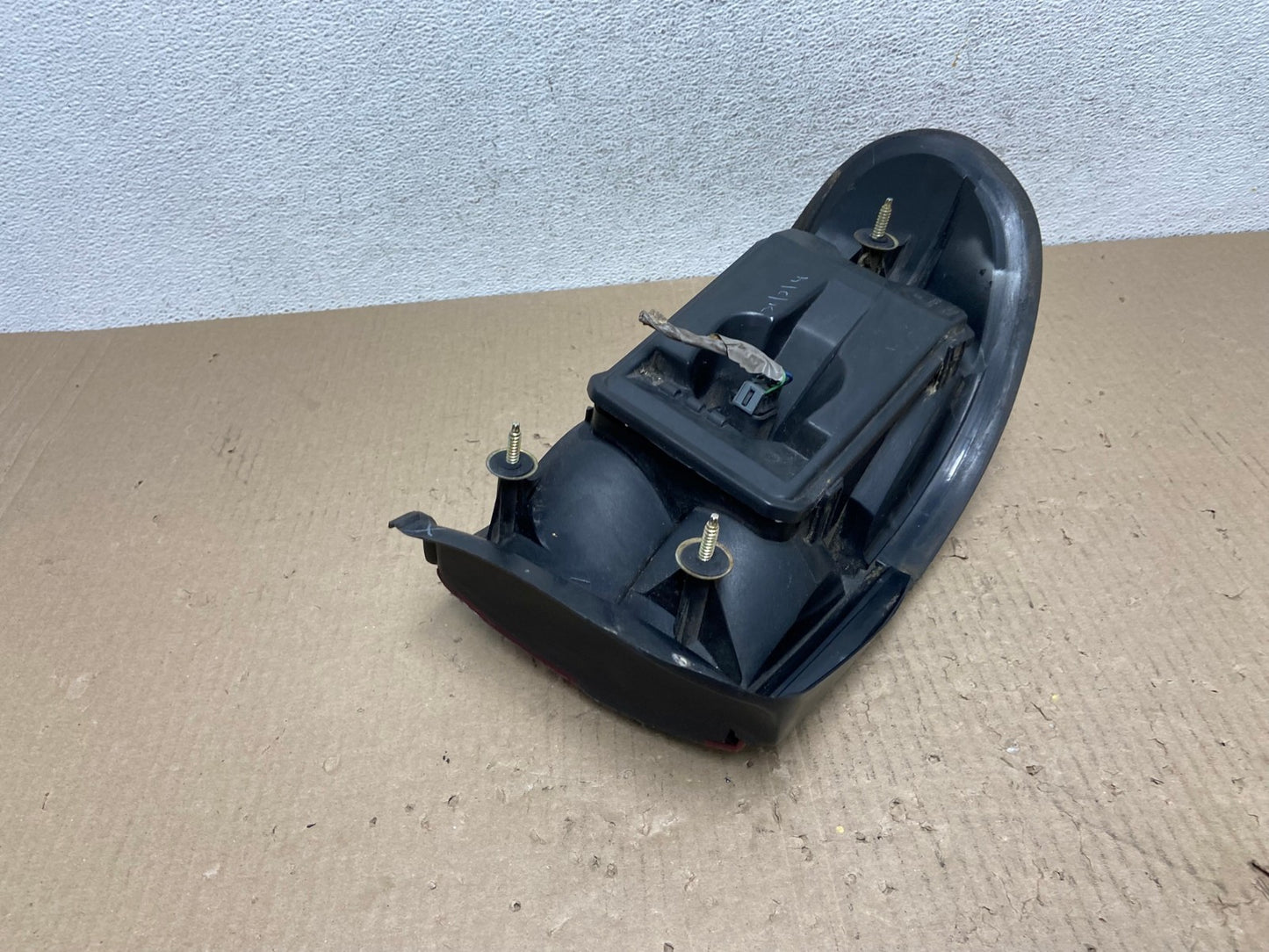 1997 to 2003 Chevrolet Malibu Passenger Right RH Side Tail Light AE9768 LK5