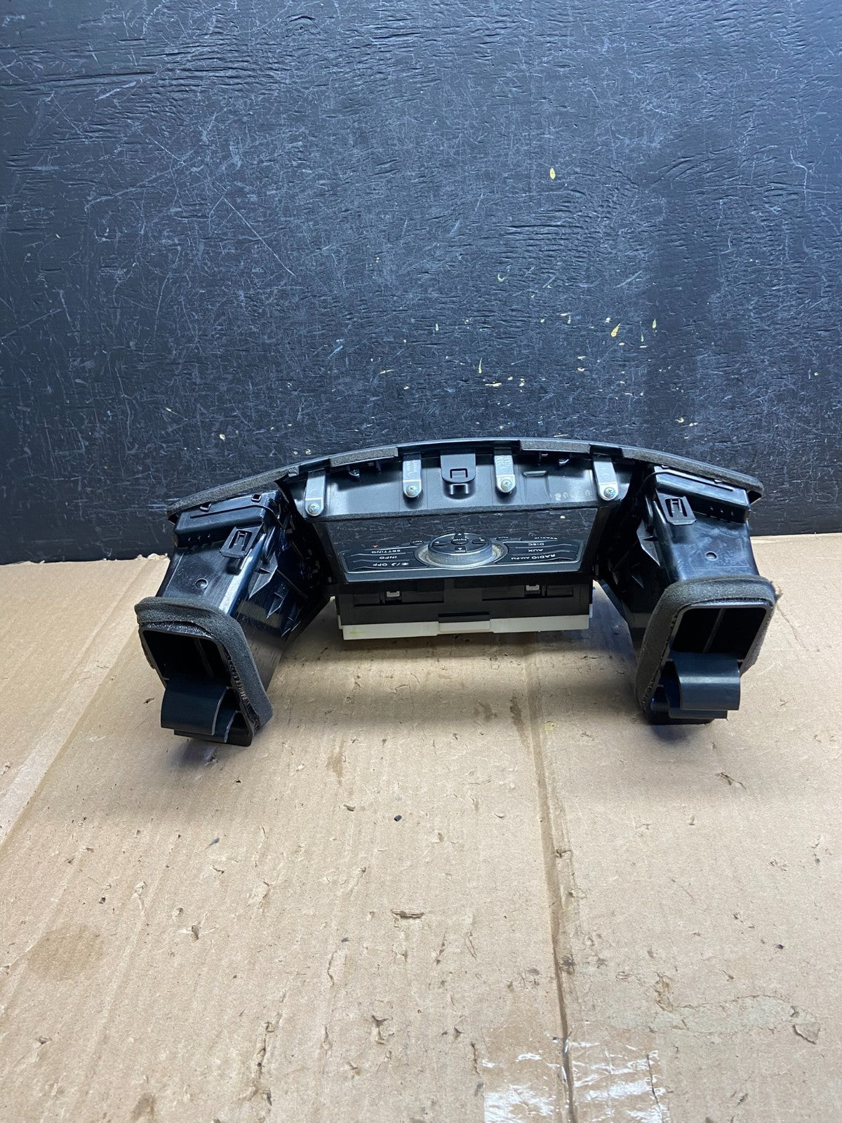 2010 to 2013 Infiniti G37 Radio Player Climate Control Panel Bezel AI2744 DG3
