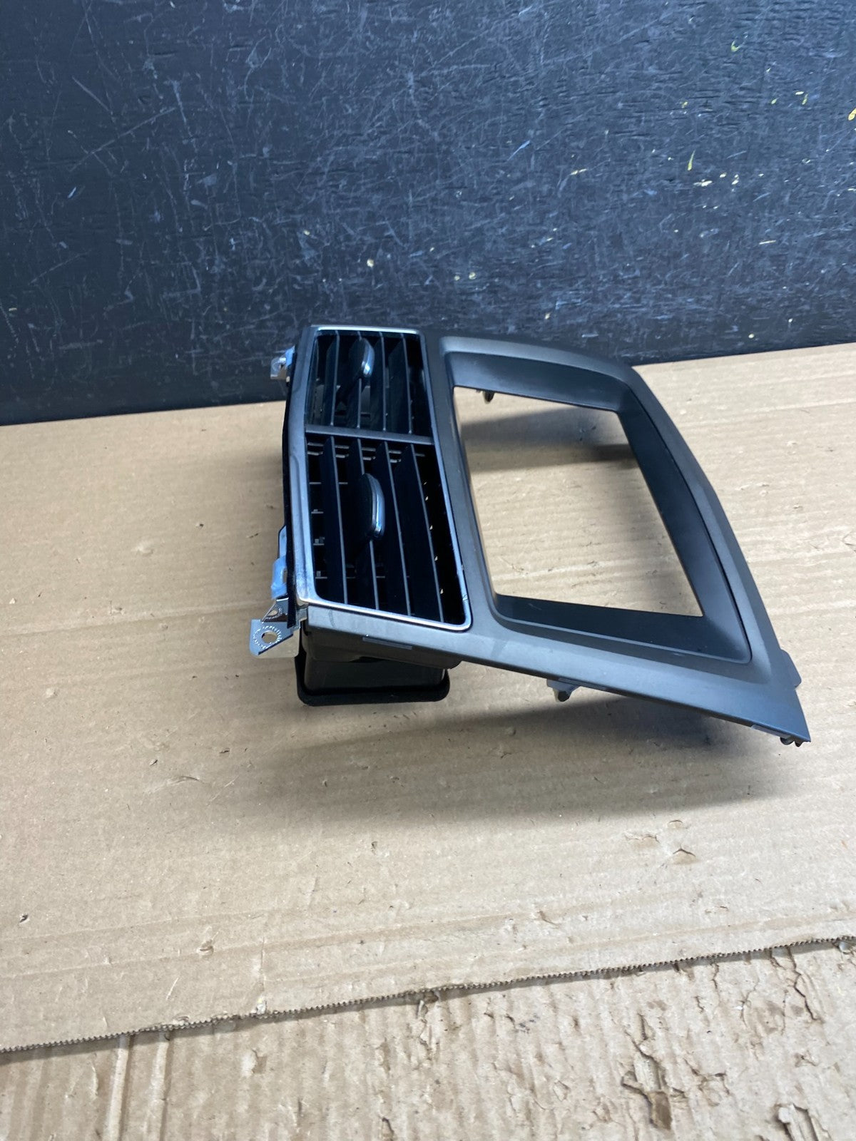 2010 - 2012 Lincoln Mkt Center Dash Gps Radio Bezel Panel Air Vent ag0151 DG3