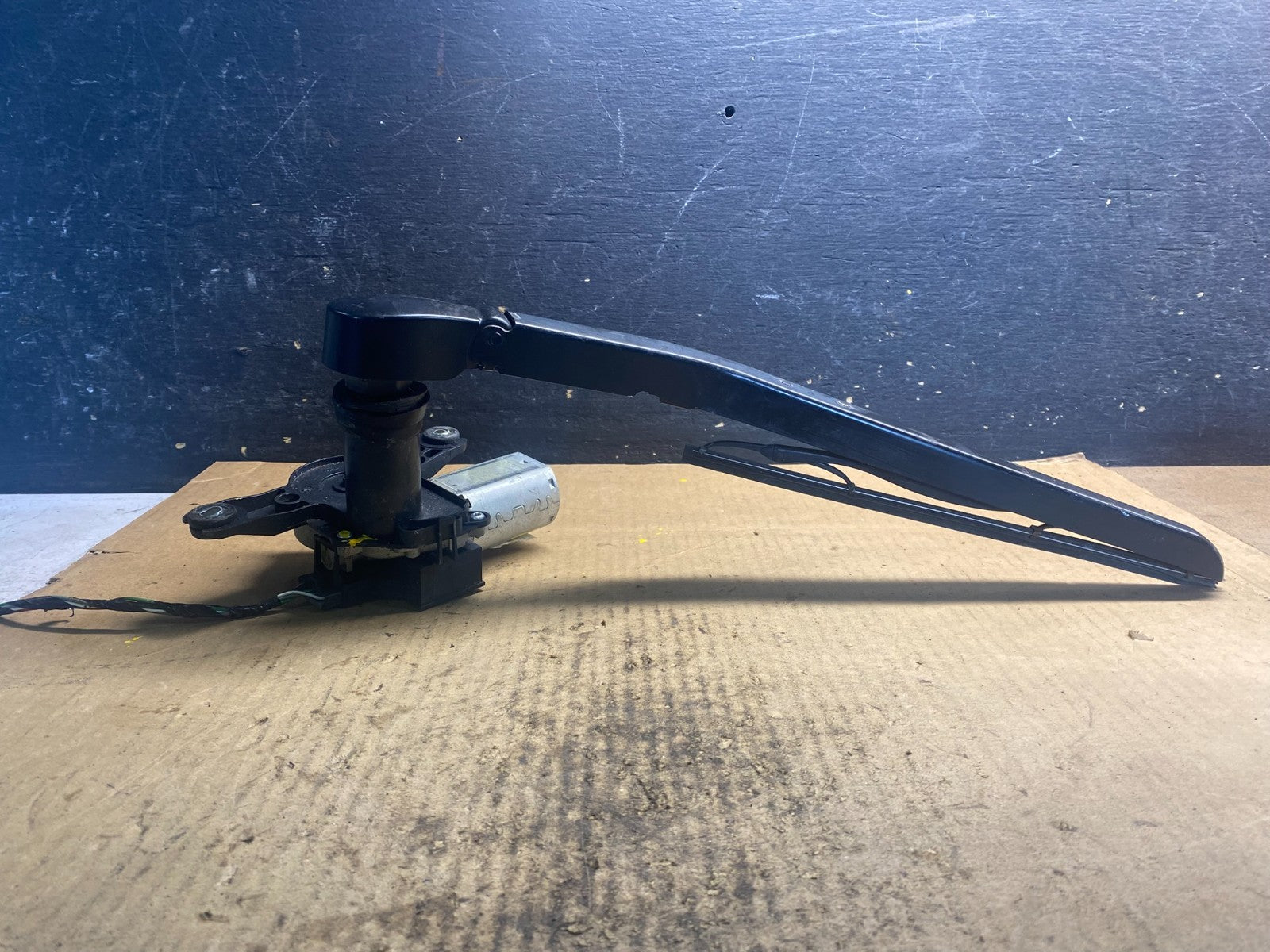 2008-2017 GMC Acadia Enclave Tailgate Back Door Rear Wiper Motor Wiper Z2445 DG0