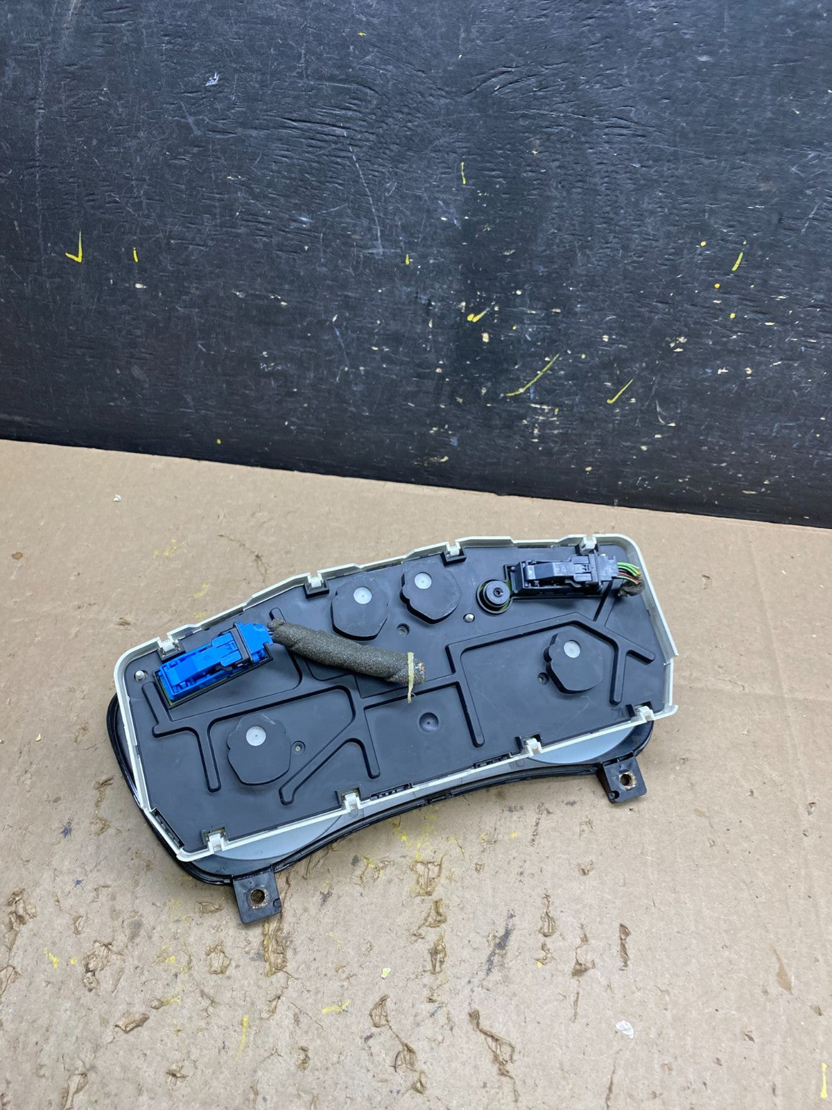 2010 to 2011 Ford Transit Speedometer Gauge Cluster U5517 DG5