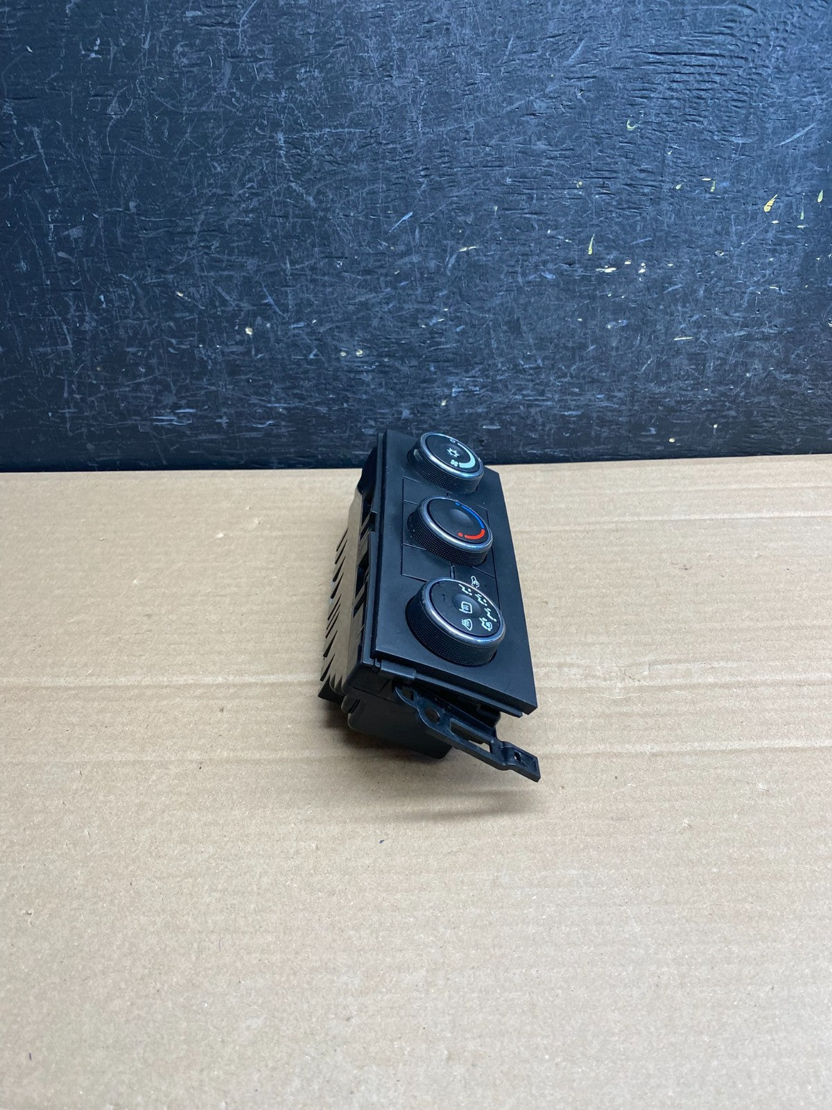 2010-2011 GMC Sierra Chevy Silverado AC Climate Control A/C AF9992 DG2