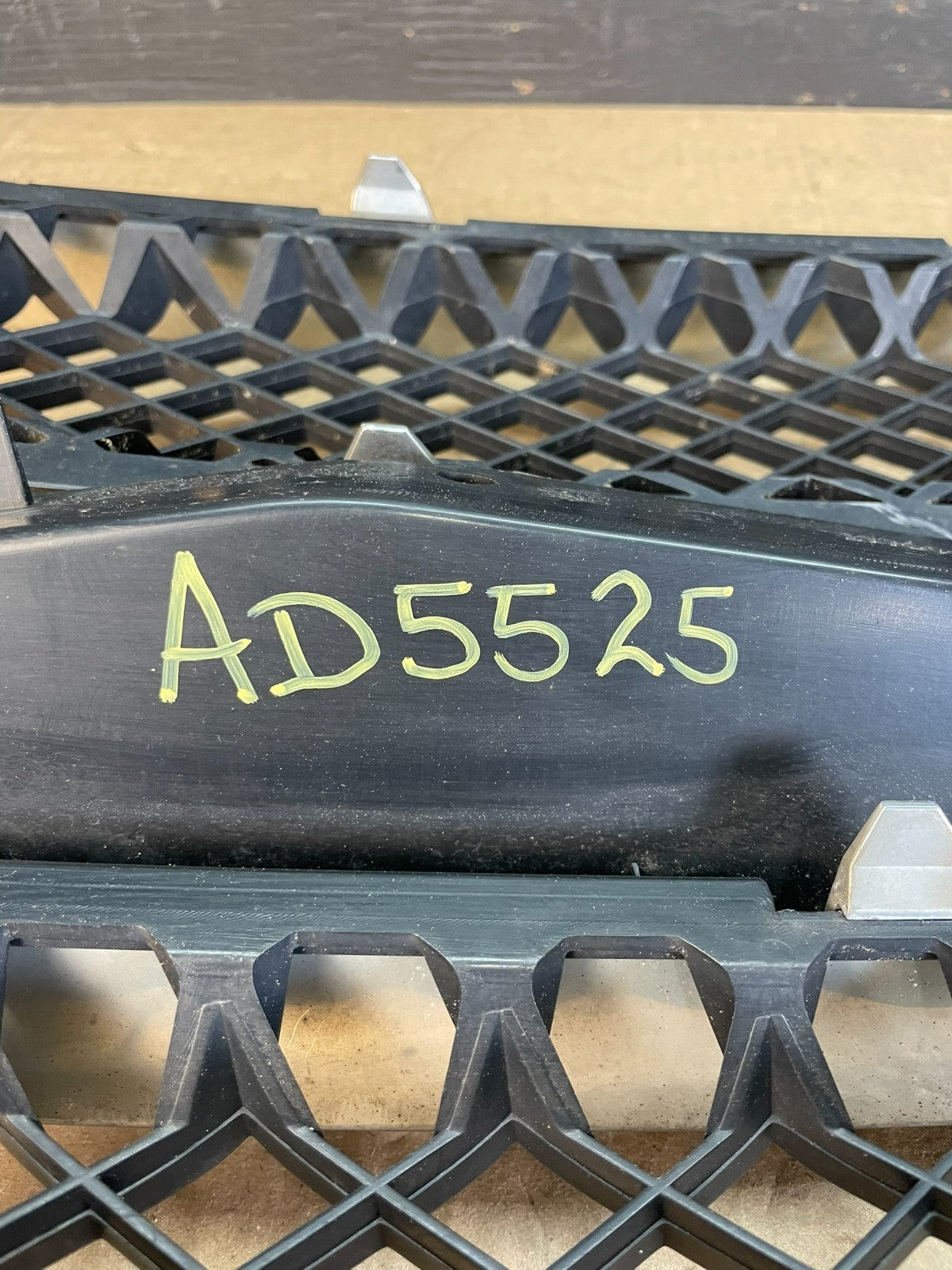 2007 to 2014 Chevrolet Tahoe Suburban Lower Upper Grill Grille Set AD5525 DG5
