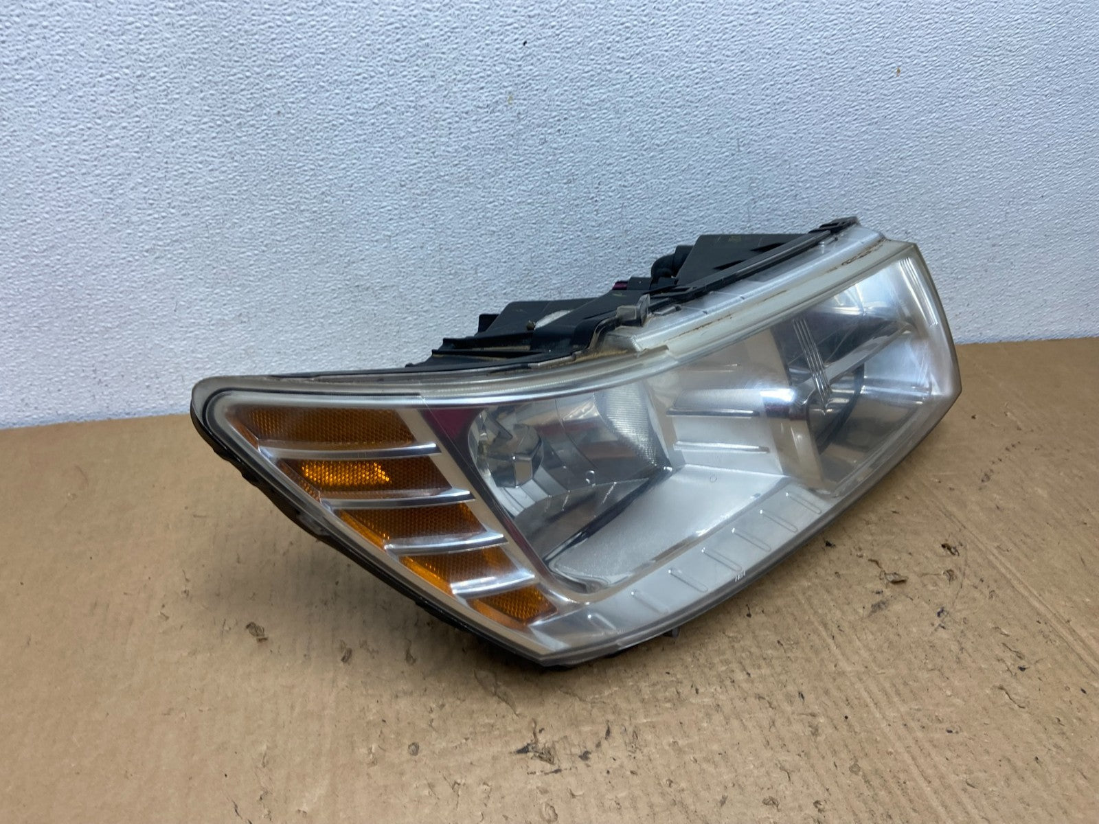 2009 to 2017 Dodge Journey Headlight Right Passenger Rh Halogen AC8253 DW2