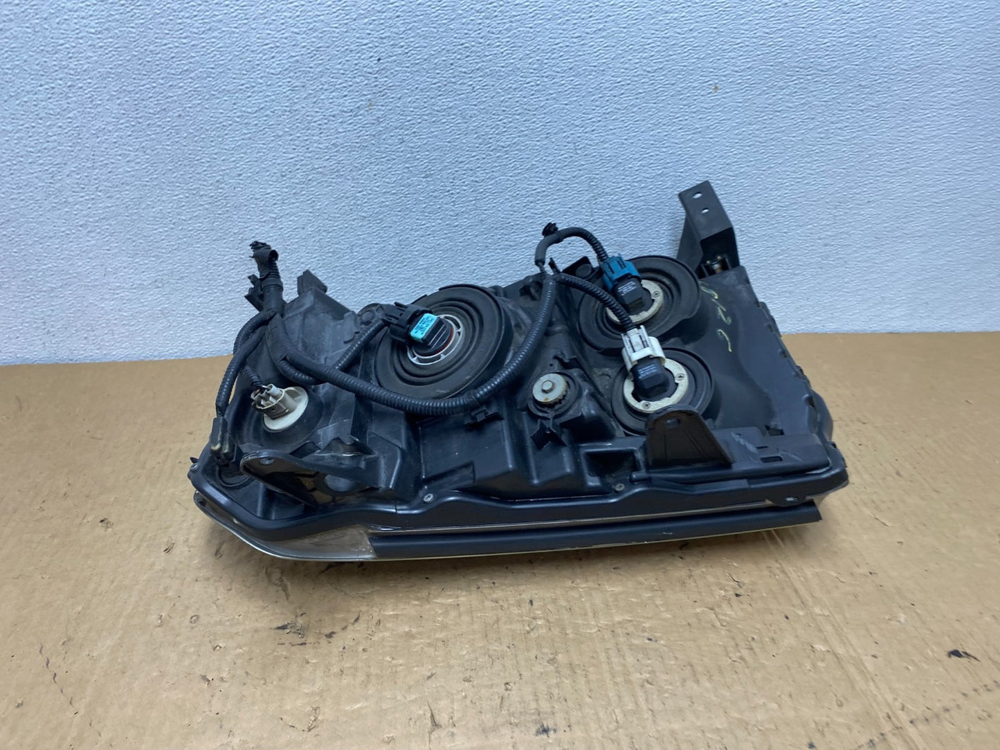 2009 2010 2011 Honda Pilot Right Passenger RH Halogen Headlight AC8126 DW7
