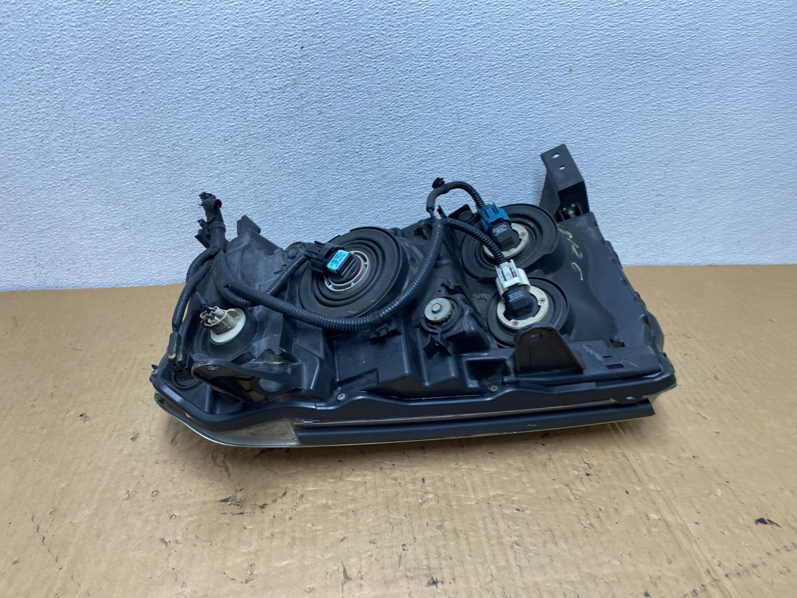 2009 2010 2011 Honda Pilot Right Passenger RH Halogen Headlight AC8126 DW7