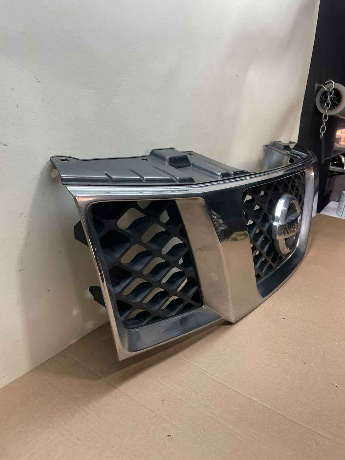 2005 2006 2007 Nissan Pathfinder Chrome Front Upper Grill Grille AI8631 DG2