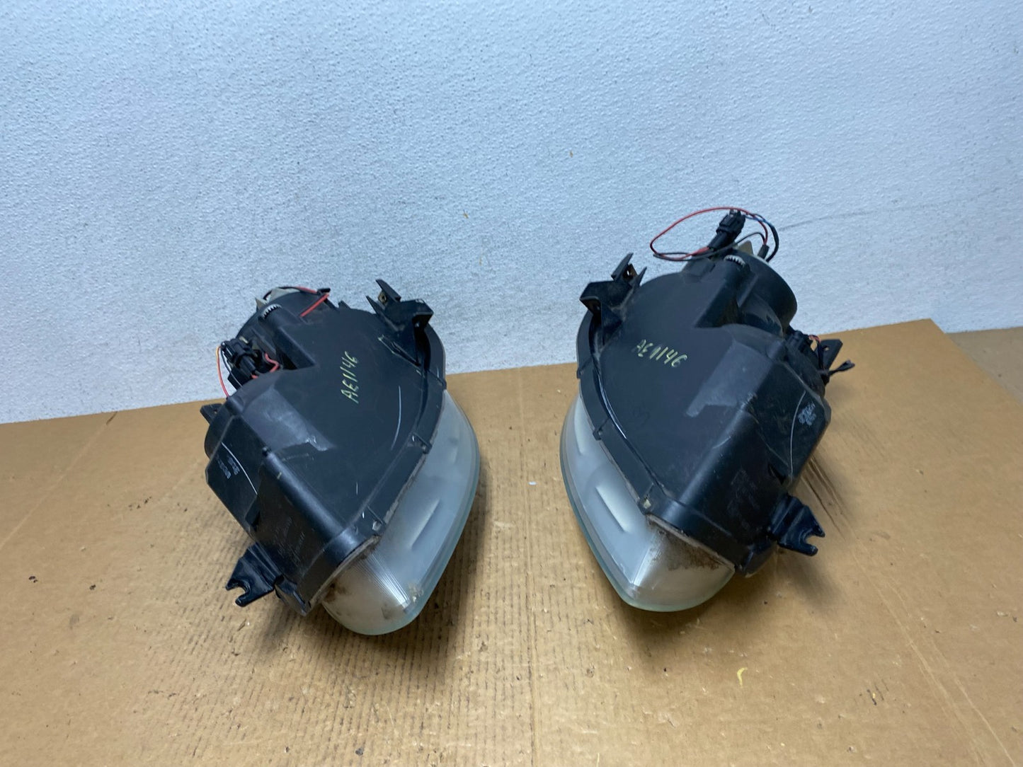 2002 to 2004 Nissan Altima Left+Right Side Set Halogen Headlights AE1146 DW12