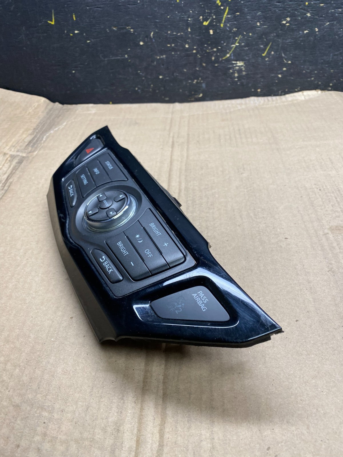 2013 to 2018 Nissan Pathfinder Radio Audio Information Control OEM X2006 DG2