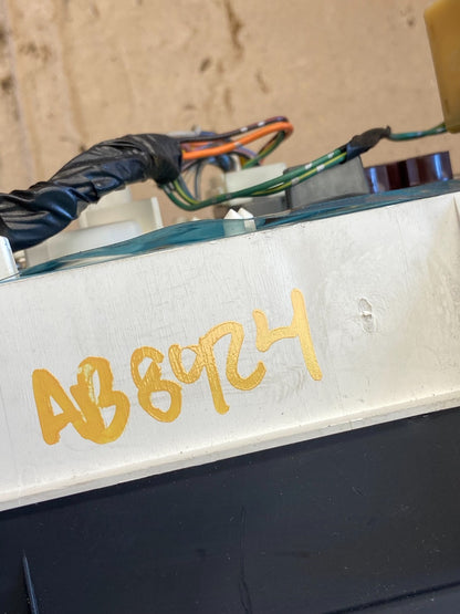 1998 to 2001 Infiniti QX4 Speedometer Instrument Cluster AB89247