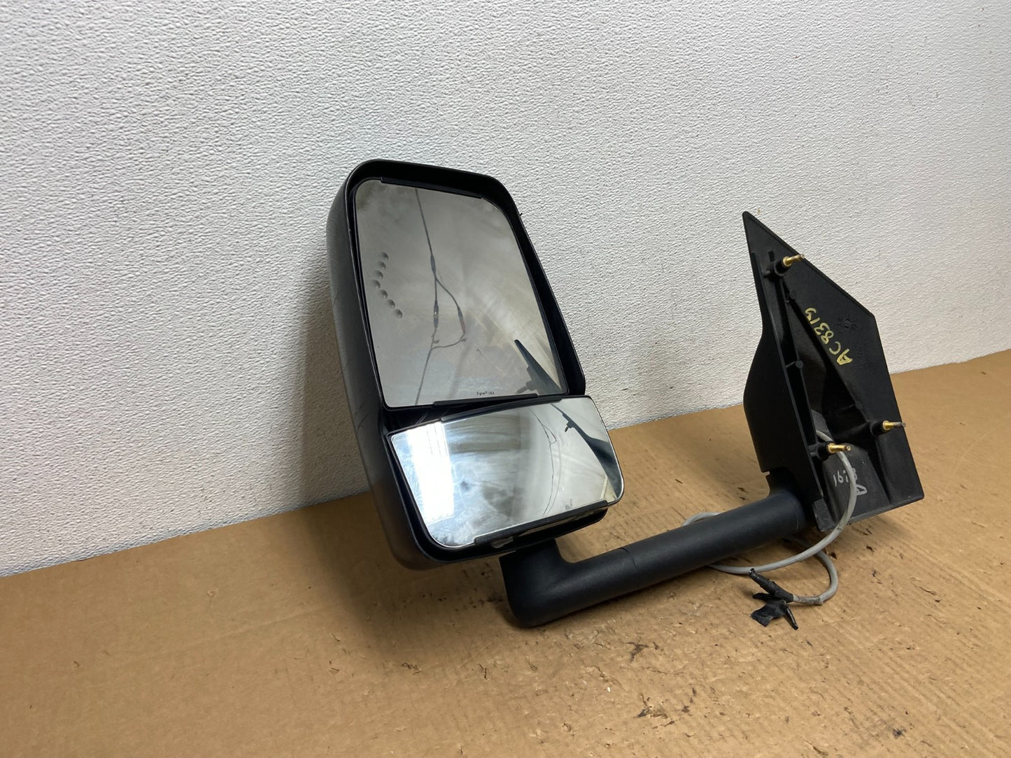 2009 to 2018 Chevrolet Express G3500 G4500 Left Driver LH View Mirror AC8315 DG8