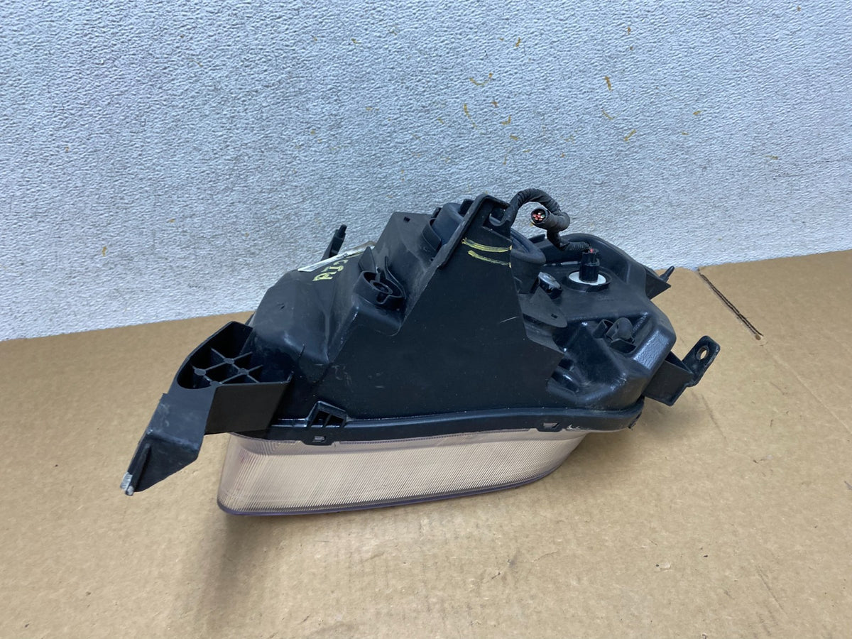 2003 to 2006 Honda Element Right Passenger Rh Side Headlight AI2625 DW6