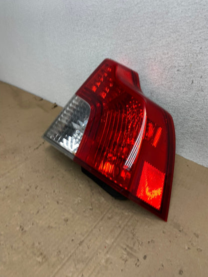 2008 to 2011 Volvo S40 Right Passenger RH Side Tail Light AE9295 LK1