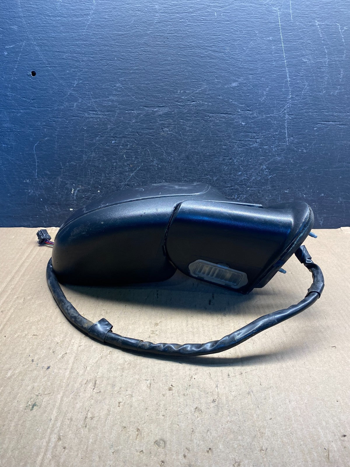2003 to 2006 Gmc Yukon Right Passenger Turn Signal View Door Mirror AE7651 DW3