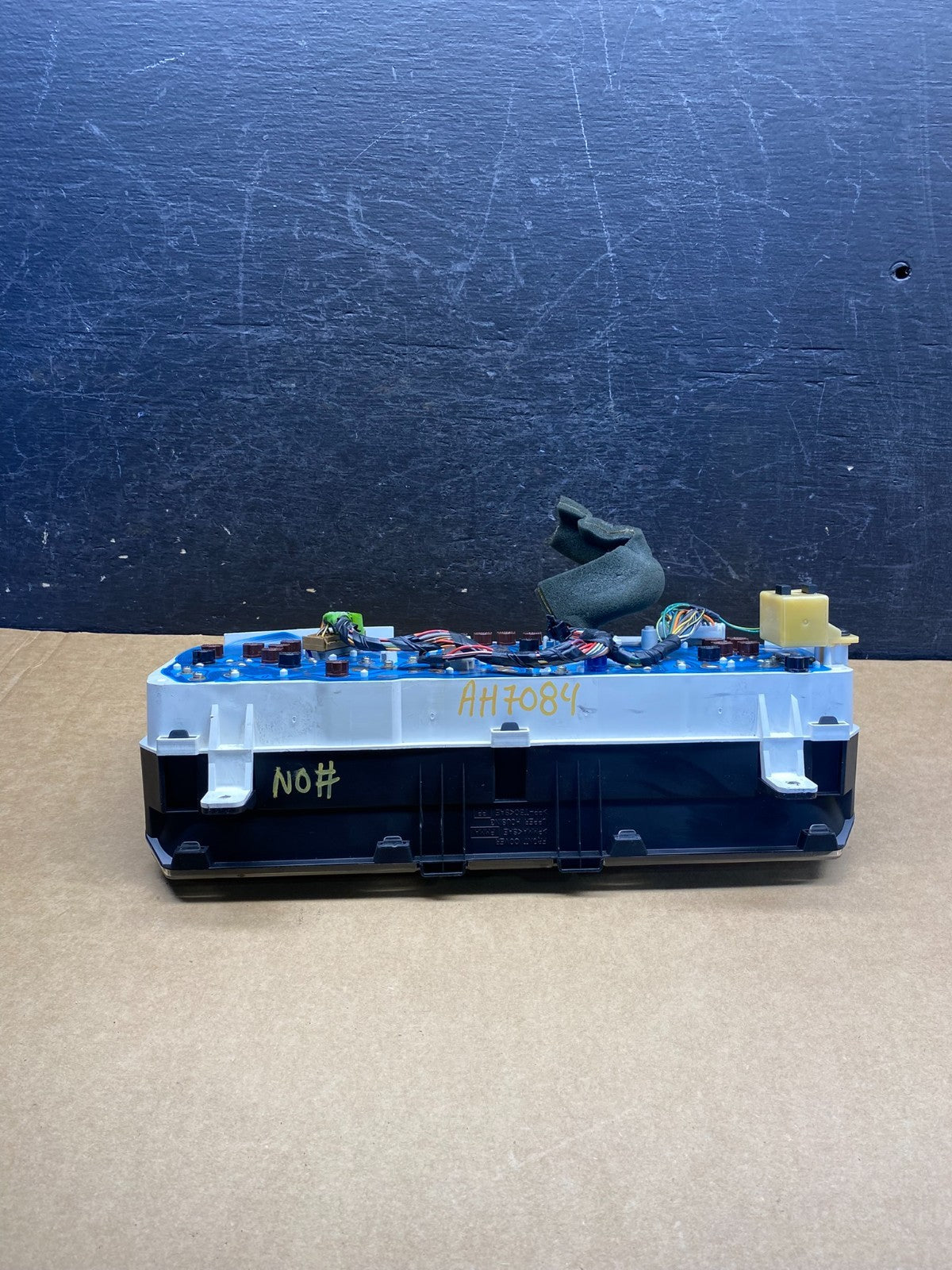 1998 to 2000 Nissan Pathfinder Speedometer Cluster Gauge AH7084 DG5